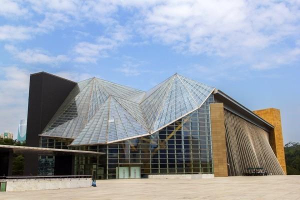 Arata Isozaki Pritzker Architecture Prize 2019 Shenzhen Cultural Center in China Glass Pyramids 2007