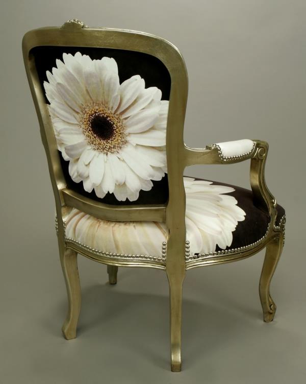 Ελκυστική πολυθρόνα καλύπτει αποτυπώματα λουλουδιών