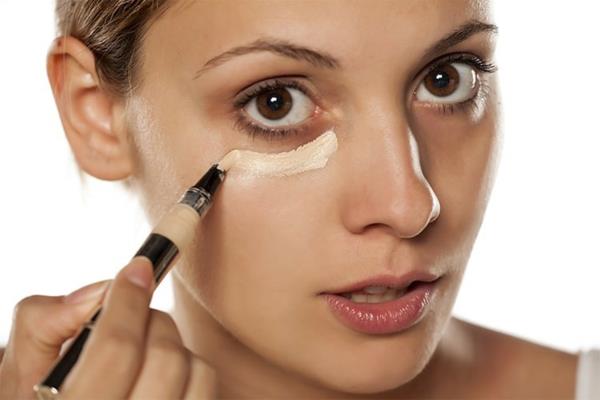 Μάτια μεγαλύτερα make up tips concealer