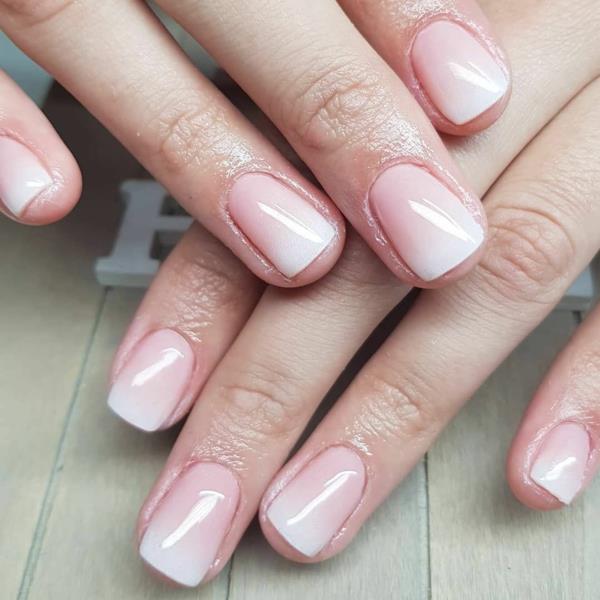 Baby boomer nails design λευκό ροζ νέα τάση σχεδίασης νυχιών