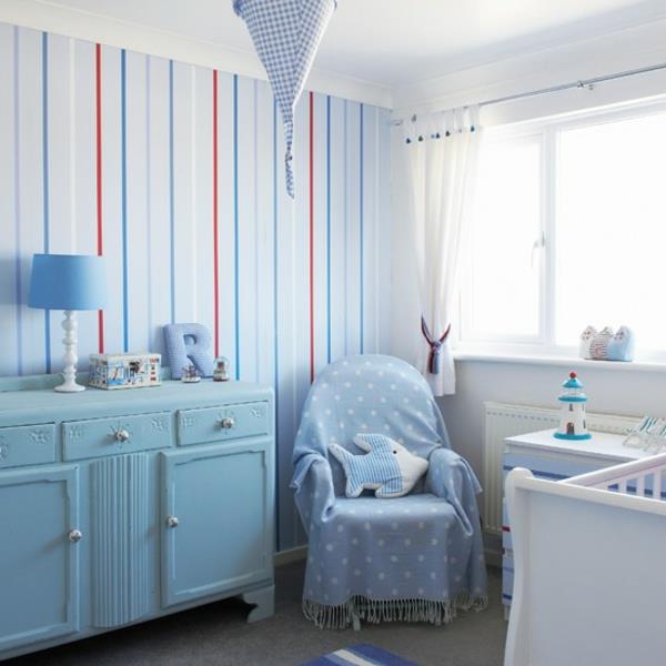 Μπλε σχέδια βρεφικού δωματίου κάνουν ιδέες διακόσμησης τοίχο με κάθετες ρίγες