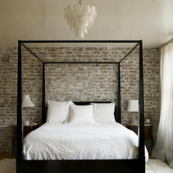 Κλασικό κρεβάτι με τοίχο από τούβλα γκρι λευκό