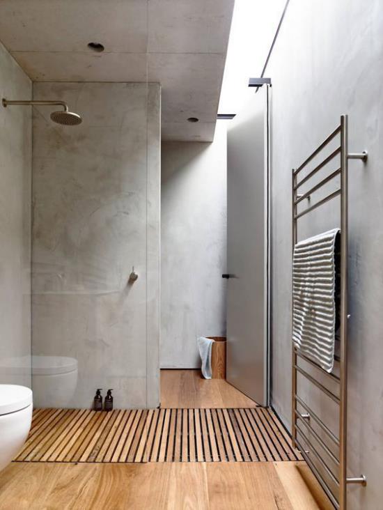 Τάσεις του μπάνιου 2021 απλός σχεδιασμός μπάνιου σε γκρι ξύλινα πάνελ ξύλινη τουαλέτα ντους