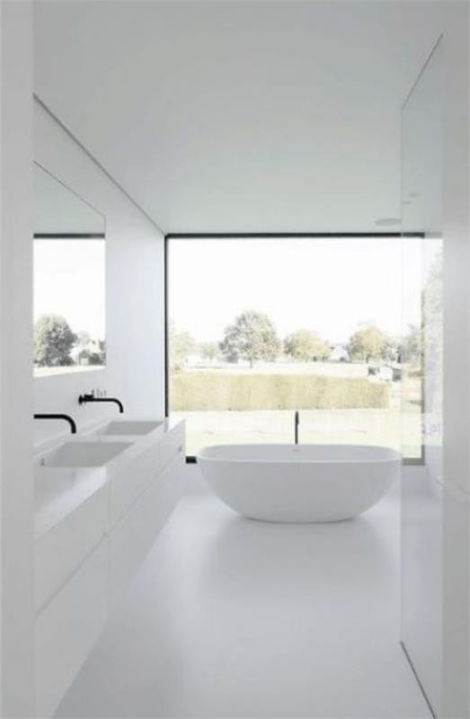 Μπάνιο όλα σε λευκό, πολύ μοντέρνο σχεδιασμό μπάνιου, μπανιέρες ανεξάρτητες, μεγάλο παράθυρο, θέα έξω