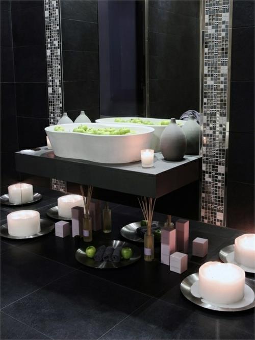 Τα χρώματα του μπάνιου σχεδιάζουν μαύρα πλακάκια μπάνιου