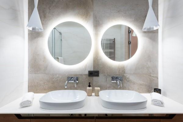 Λαμπτήρες μπάνιου - οδηγός αγοράς για οτιδήποτε έχει να κάνει με το φωτισμό μοντέρνων ιδεών καθρέφτη φως
