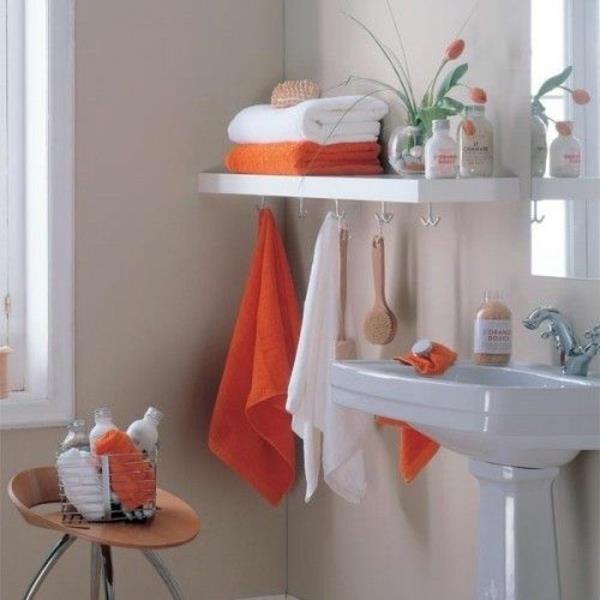Ιδέες μπάνιου για μικρά μπάνια σε πορτοκαλί λευκό χρώμα