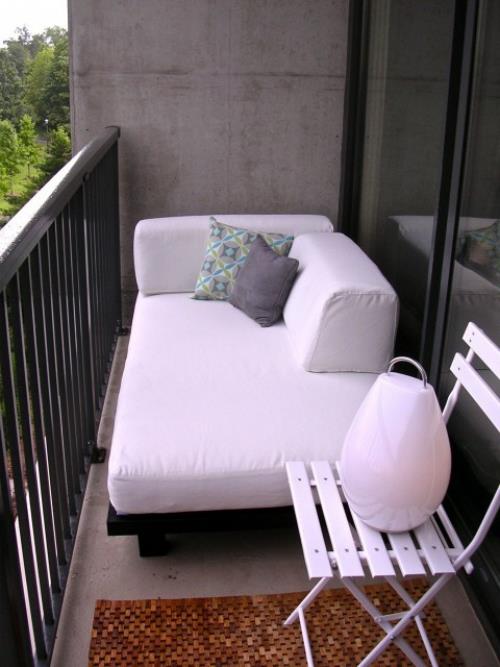 Μπαλκόνι ιδέες μικρό μπαλκόνι σχεδιασμό χιονισμένο καναπέ σκαμπό
