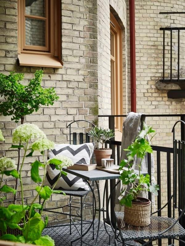 Φυτέψτε το μπαλκόνι με λεπτές φυτικές πινελιές