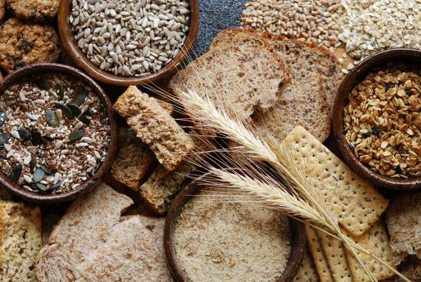 Διατροφή με υψηλή περιεκτικότητα σε φυτικές ίνες - όλα όσα πρέπει να γνωρίζετε για τα δημητριακά ολικής αλέσεως αντί για λευκό αλεύρι και ψωμί