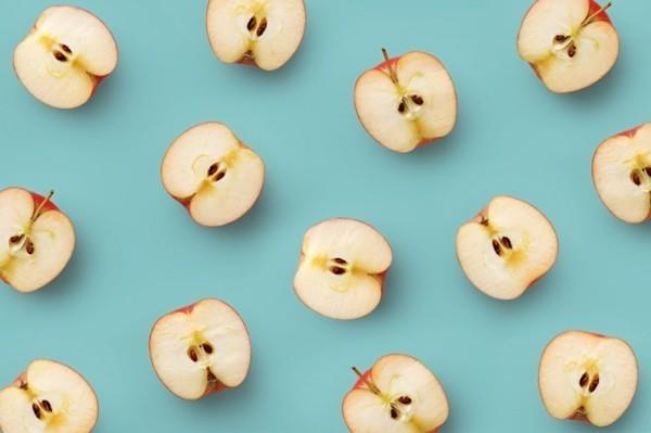 Μήλα τροφίμων υψηλής περιεκτικότητας σε φυτικές ίνες κομμένα στη μέση