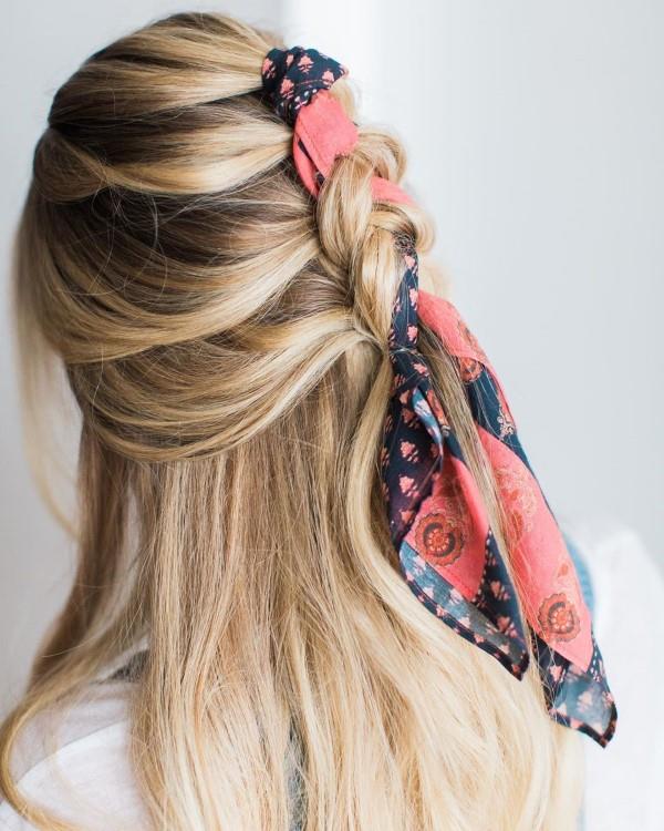 Bandana χτενίσματα για το καλοκαίρι - κομψές ιδέες styling για κάθε μήκος μαλλιών πλεξούδες blong με ένα πανί