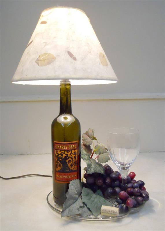 Ιδέες χειροτεχνίας για έργα DIY από επιτραπέζιο φωτιστικό μπουκαλιών κρασιού