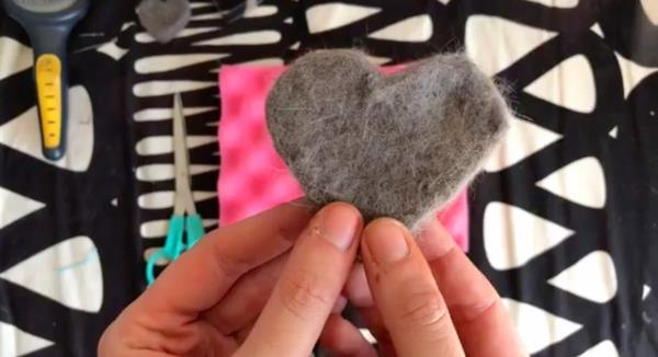 Tinkering με γάτα τρίχες καρδιά tinkering οδηγίες felting