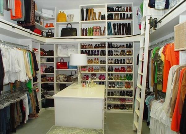 Walk-in ντουλάπα παπούτσια επιτραπέζια λάμπα