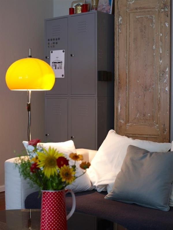 Ιδέες φωτισμού για το σαλόνι δροσερές λάμπες σαλονιού κίτρινες