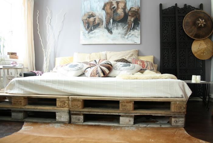 Κρεβάτι από καναπέ παλέτες από παλέτες έπιπλα κρεβατιού παλετών κατασκευασμένες από καλλιτεχνικές ιδέες κρεβατοκάμαρας παλετών