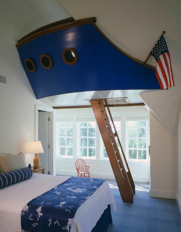 Κρεβάτια για το υπνοδωμάτιό σας στη σοφίτα με γαλάζιο ξύλο