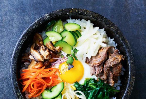 Συνταγή Bibimbap προετοιμάστε το τηγάνι ρυζιού korian