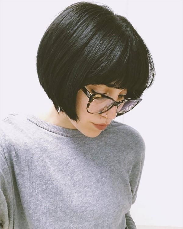 Bob Hairstyles with Bangs - Ιδέες και στυλ για κοντά έως μεσαίου μήκους μαλλιά στρογγυλεμένα bob με κτυπήματα