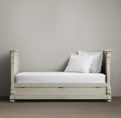 Καρεκλάκι και καναπές κρεβάτι, ξύλινο πλαίσιο με σχέδια