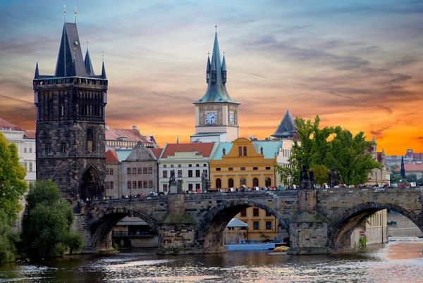 Charles Bridge Τσεχία ταξίδια και διακοπές στην Πράγα