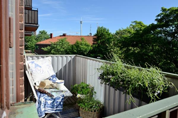 Καλαίσθητο διαμέρισμα ενός δωματίου στη Σουηδία με ηλιόλουστο μπαλκόνι