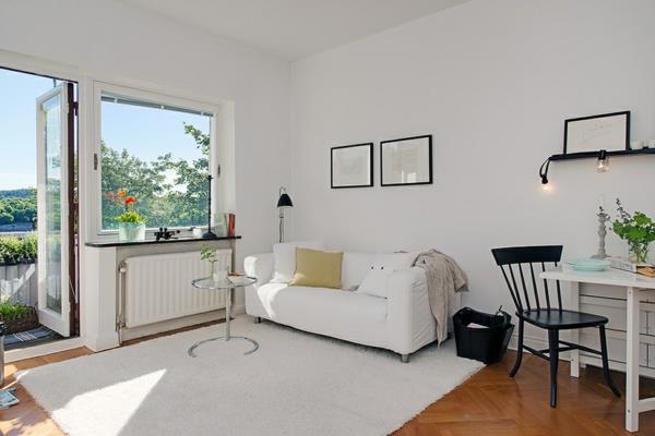 Στούντιο διαμέρισμα στη Σουηδία χαλί μαξιλάρια καναπέ