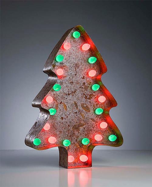 Παραδοσιακά ή ασυνήθιστα χριστουγεννιάτικα δέντρα διακοσμούν ένα μικρό DIY χριστουγεννιάτικο δέντρο