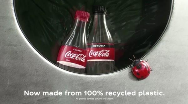 Η Coca-Cola παράγει το πρώτο μπουκάλι από ανακυκλωμένα πλαστικά απορρίμματα. Ανακυκλώστε μην πετάτε