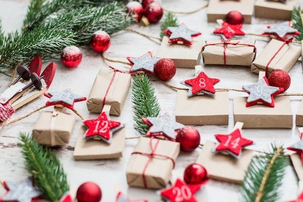 Δροσερές ιδέες ημερολογίου έλευσης Χριστουγεννιάτικα δώρα με εορταστική εκδήλωση