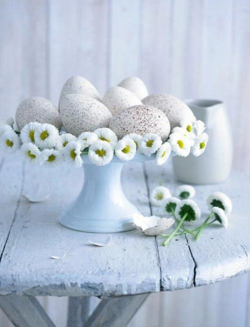 Δροσερή Πασχαλινή διακόσμηση μπαστούνι λουλούδια άνοιξη πιάτο