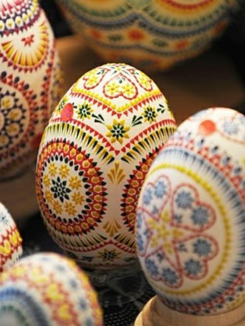 Χειροποίητα και βάψε επιδέξια τα αυγά του Πάσχα