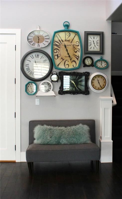Δροσερά κλασικά ρολόγια τοίχου με καναπέ