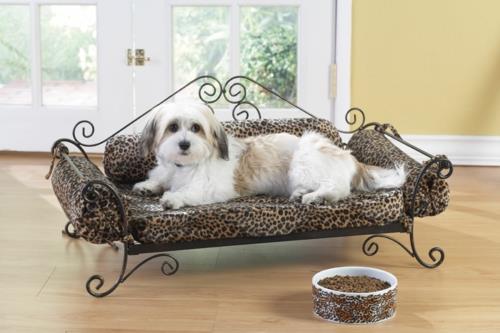 Κρεβάτι σκύλου με τη μορφή μεταλλικού σκελετού παπουτσιών