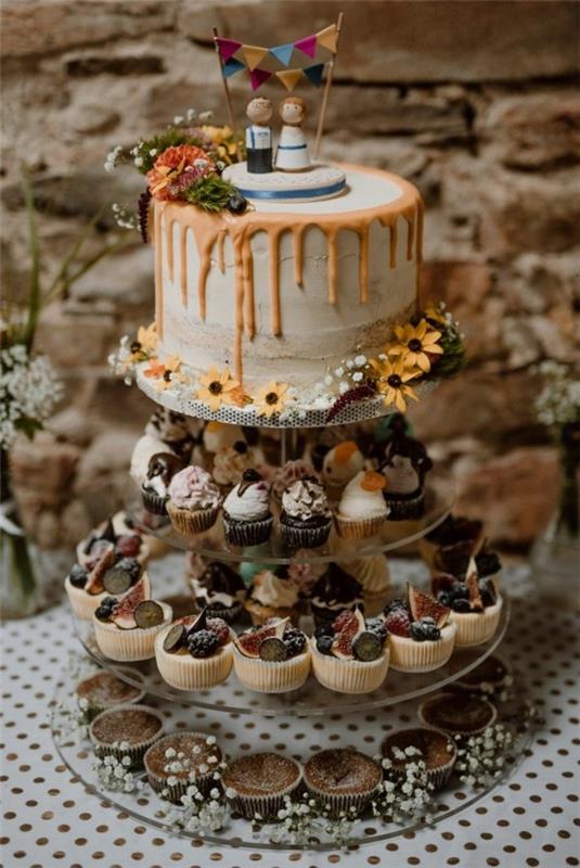 Cupcake και βάση για κέικ για γάμους