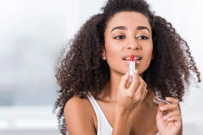 Προϊόντα με μέθοδο Curly Girl μακριά μαλλιά