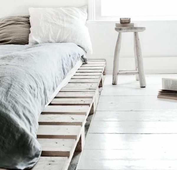 DIY κρεβάτια, ξύλινες παλέτες, στιβαρά κουφώματα