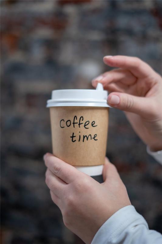 DIY κούπα καφέ για να πάτε Πώς να κάνετε την ατομική σας κούπα καφέ χρόνο για καφέ