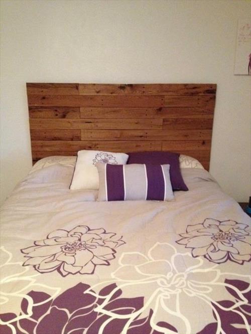 DIY-κεφαλάρι-από-παλέτες-ευρώ-ξύλο-σκούρο-λακαρισμένο-πάνελ