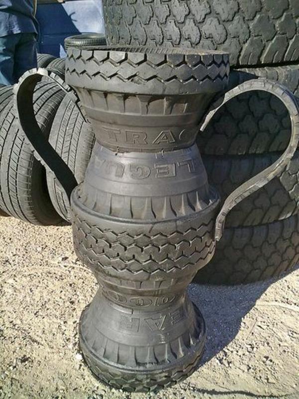 Βραβείο πρωταθλήματος ανακύκλωσης ελαστικών επίπλων αυτοκινήτου DIY