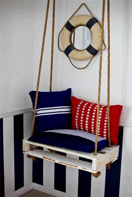 Έπιπλα DIY από παλέτες κατασκευάζουν κρεμαστή καρέκλα για ταλάντευση