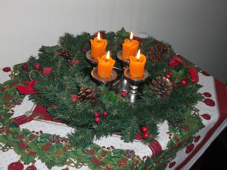 Έργα DIY Χριστουγεννιάτικες διακοσμήσεις δημιουργούν στεφάνια Advent