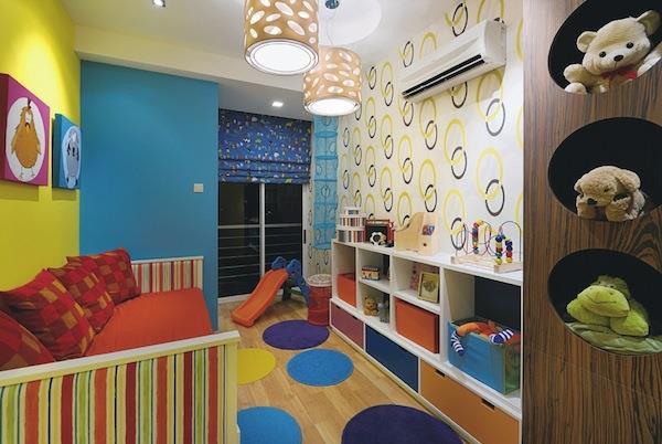Το εσωτερικό του παιδικού δωματίου ανανεώνεται με έντονα χρώματα