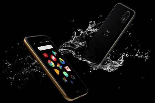Το μικροσκοπικό smartphone Palm είναι πλέον μια ανεξάρτητη συσκευή, αδιάβροχη και απωθητική στη σκόνη, μικροσκοπική