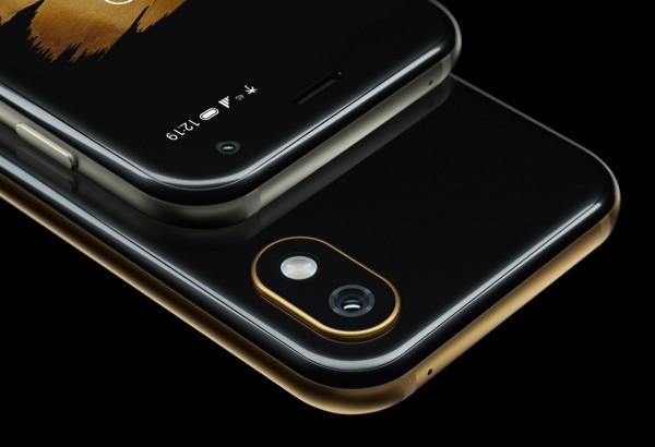 Το μικροσκοπικό smartphone Palm είναι πλέον μια ανεξάρτητη συσκευή με δύο νέες κάμερες 12 και 8 mp