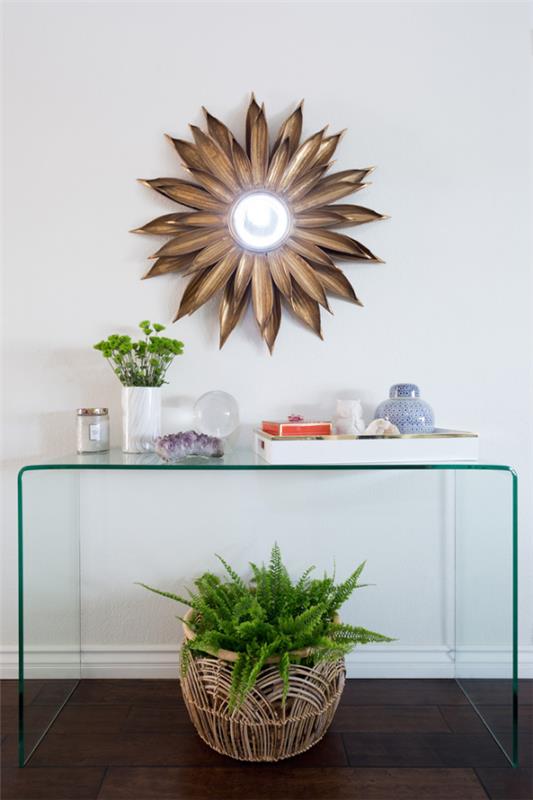 Διακοσμητικός καθρέφτης τοίχου στο διάδρομο ελκυστικός σχεδιασμός φρέσκο ​​πράσινο στο βάζο του καλαθιού