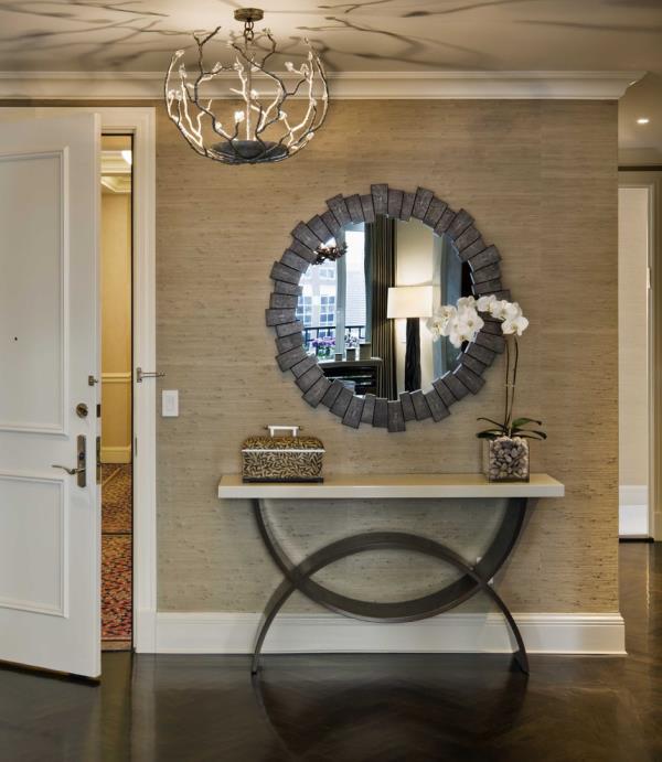 Διακοσμητικός καθρέφτης τοίχου στο διάδρομο κλασικό σχέδιο στρογγυλό σχήμα
