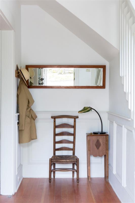 Διακοσμητικός καθρέφτης τοίχου στο διάδρομο απλός σχεδιασμός άγκιστρο λαμπτήρα καρέκλας
