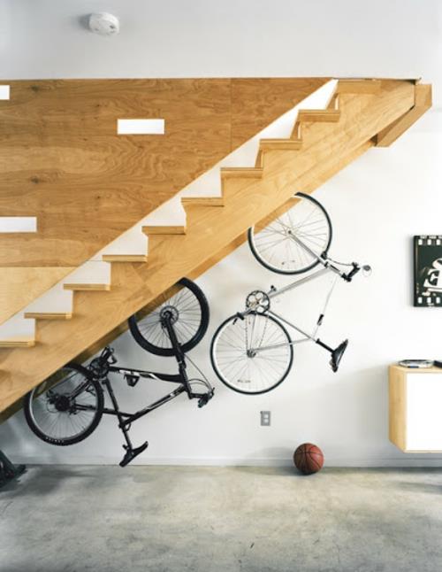 Ποδήλατο DIY στο σπίτι αποθηκεύστε σωστά τις σκάλες kickstand